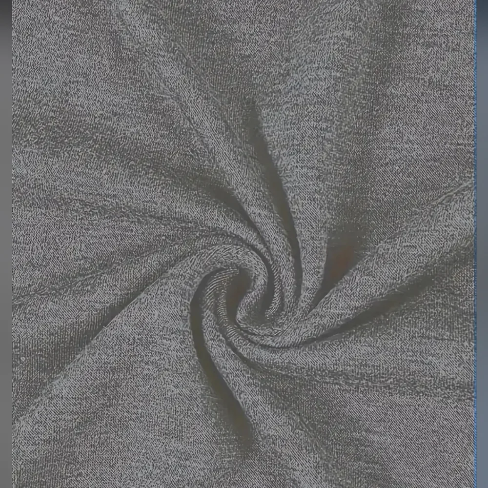 BE KIND.  GRAPHIC TSHIRT TEE. SIZES AVAILABLE - Picture 5 of 6